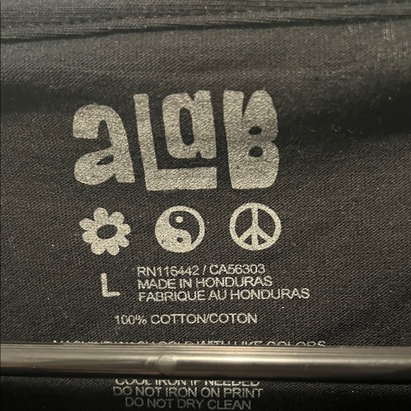 ALO Yoga Black Graphic T-Shirt - Picture 2 of 3